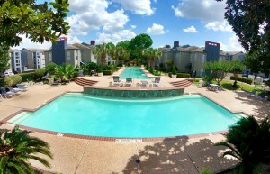 4 SPARKLING Swimming Pools